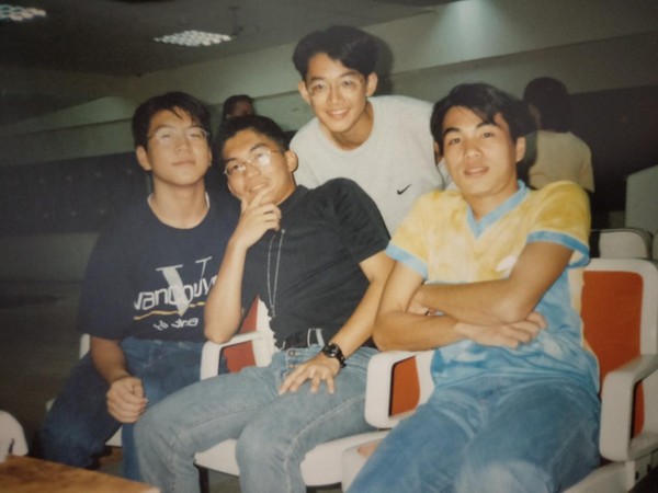 ▲▼吳慷仁的國中舊照被說同學比較帥。(圖/翻攝自Facebook/吳慷仁Kang Ren Wu)
