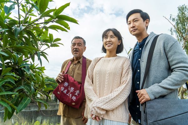 ▲龍天翔、大元、邱凱偉參與演出《你好我是誰》講述失智議題，寇世勳飾演曹汶龍醫師。（圖／華視提供）