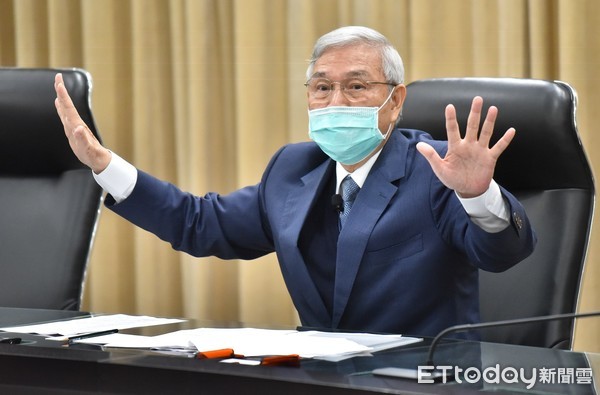 ▲▼央行臨時記者會,央行總裁楊金龍。（圖／記者李毓康攝）