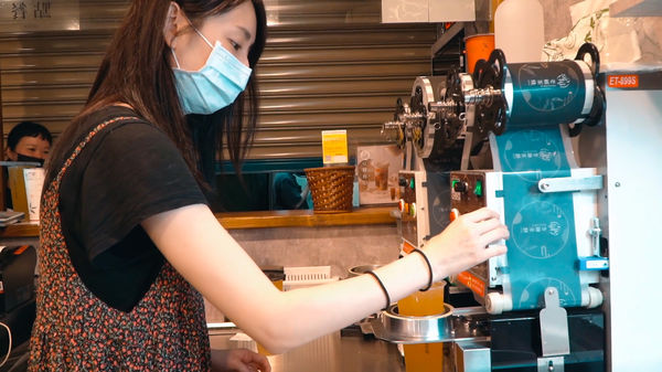 ▲▼《想見你》許光漢、柯佳嬿幕後花絮。（圖／車庫娛樂、三鳳製作提供）