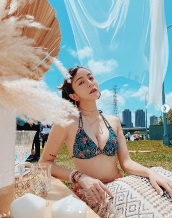 ▲▼梁凱莉。(圖/翻攝自Instagram/kailiofficial) ▲▼梁凱莉。(圖/翻攝自Instagram/kailiofficial)