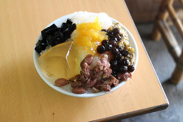 ▲▼龍泉冰店。(圖/口袋吃吃五十咩提供) ▲▼龍泉冰店。(圖/口袋吃吃五十咩提供)