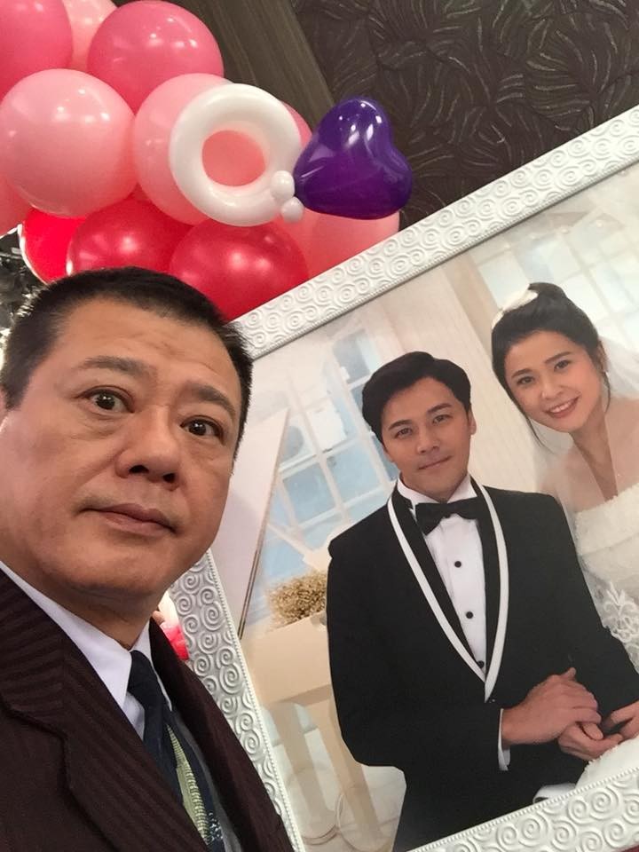 ▲▼韓瑜、李燕披婚紗要嫁了！　連當4天新娘「快被勒昏」。（圖／翻攝自安迪臉書）